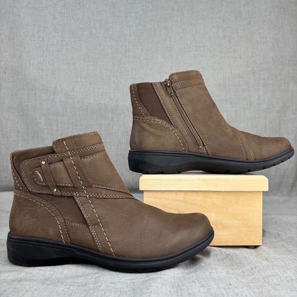 Clarks Carleigh Style Boots Brown Leather Ankle Booties Zipper Wome's Size 7.5